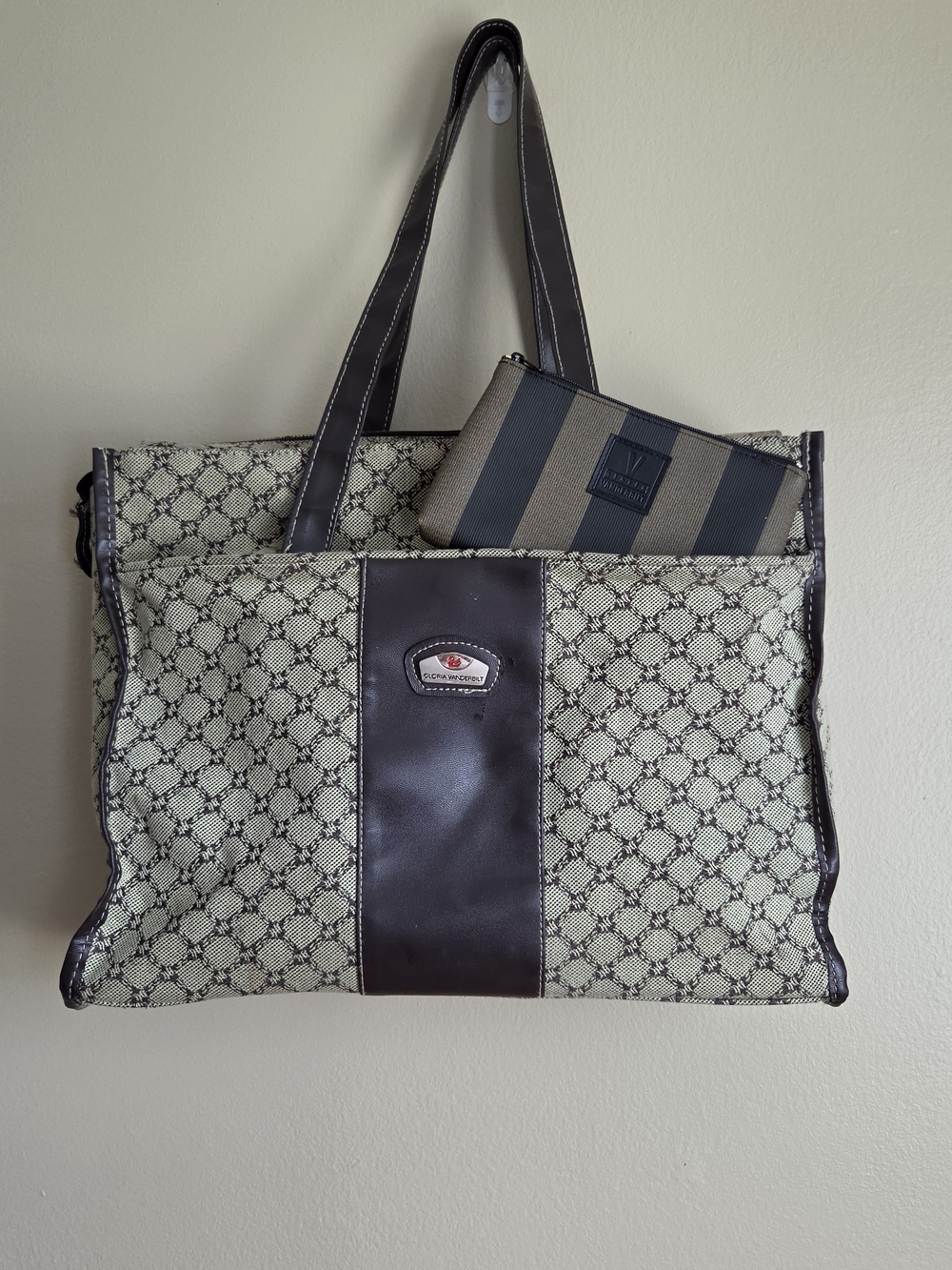 Gloria Vanderbilt Brown and Cream Patterned Tote Bag with Pouch